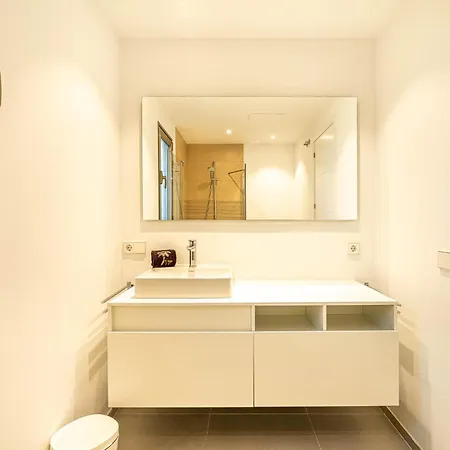 Jardines Elegant Two Bedrooms *