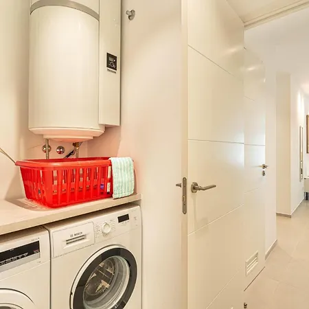 Jardines Elegant Two Bedrooms Apartment