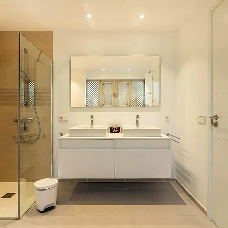 Jardines Elegant Two Bedrooms Apartament *